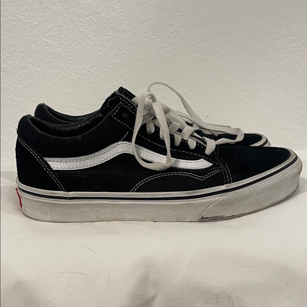 Vans Black and White Low-Top Sneakers - Picture 3 of 4